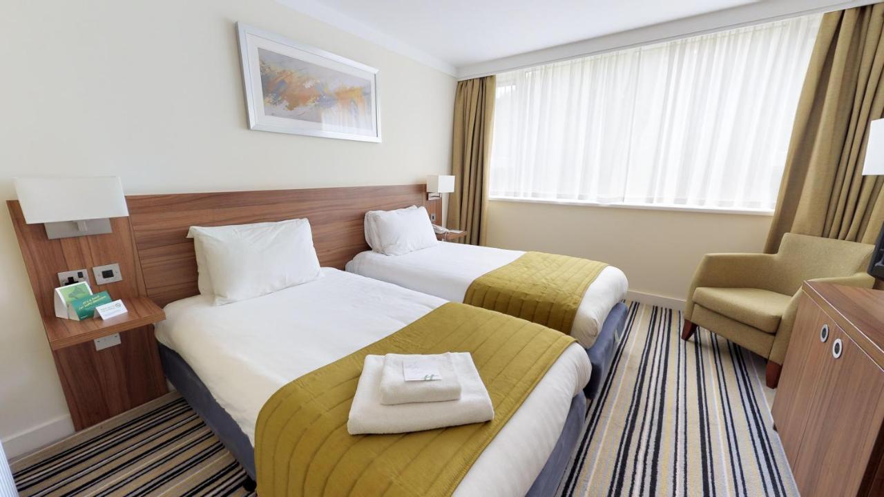Holiday Inn Runcorn M56 Junction 12 By Ihg Экстерьер фото