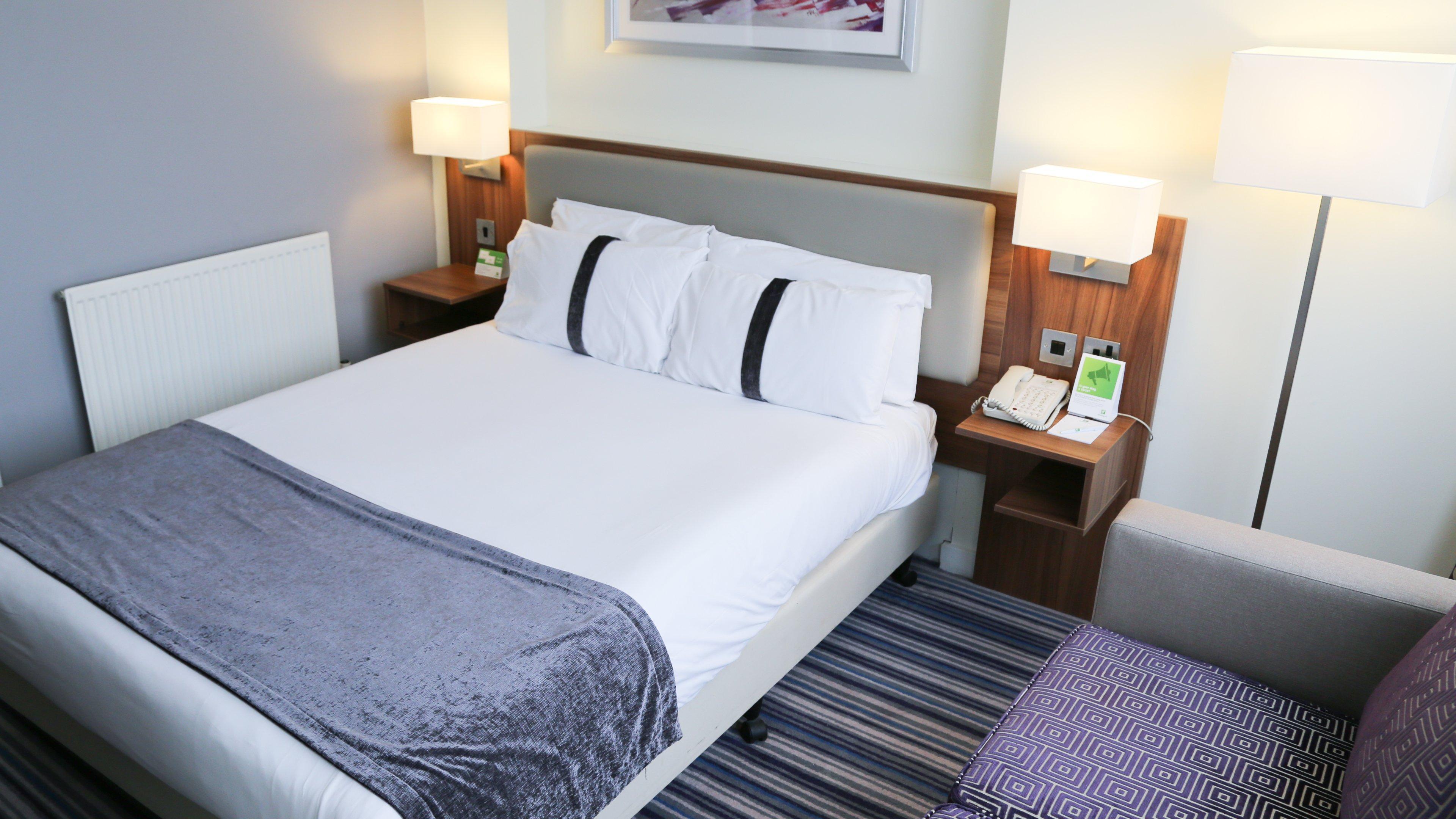 Holiday Inn Runcorn M56 Junction 12 By Ihg Экстерьер фото