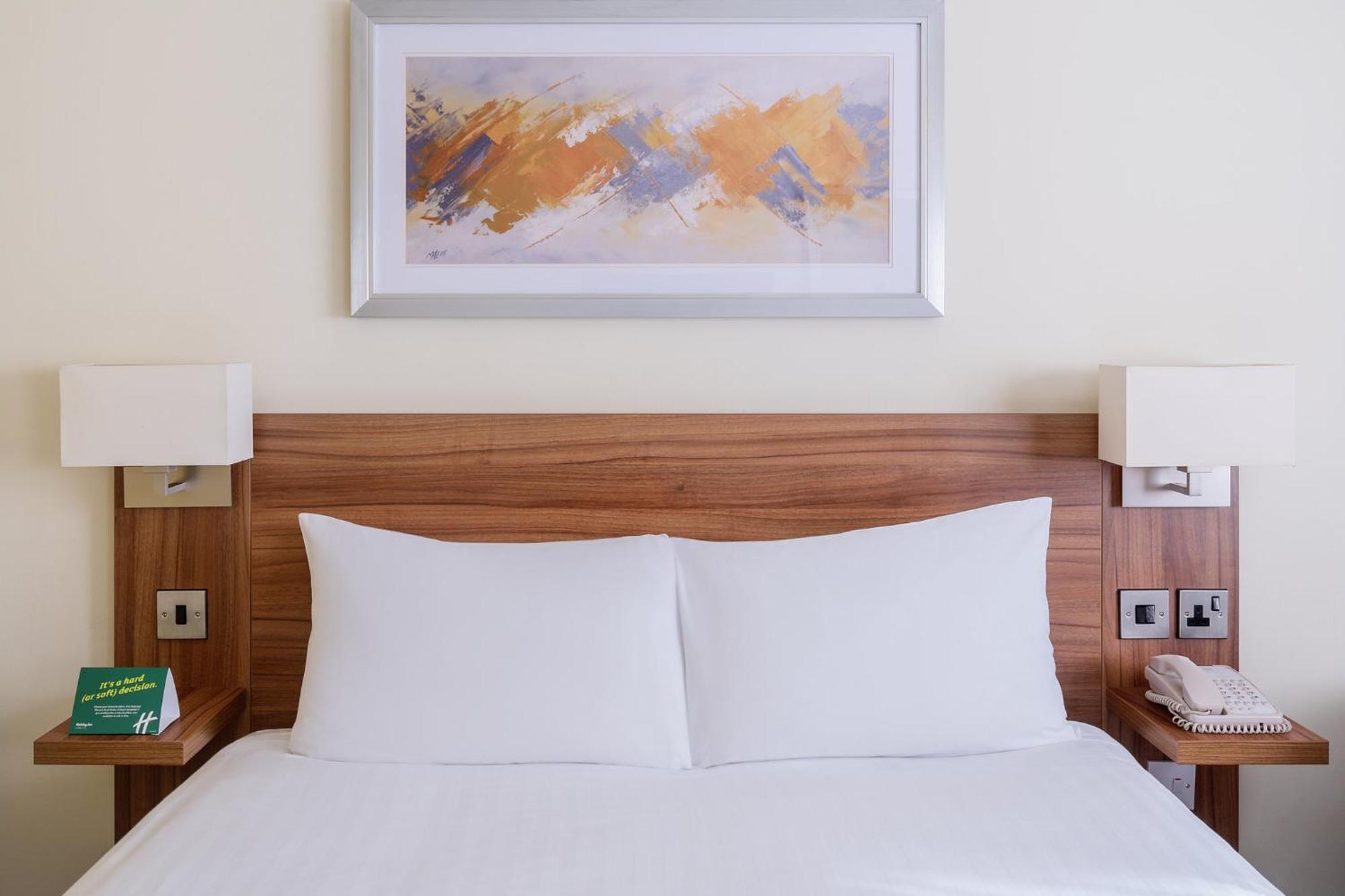 Holiday Inn Runcorn M56 Junction 12 By Ihg Экстерьер фото