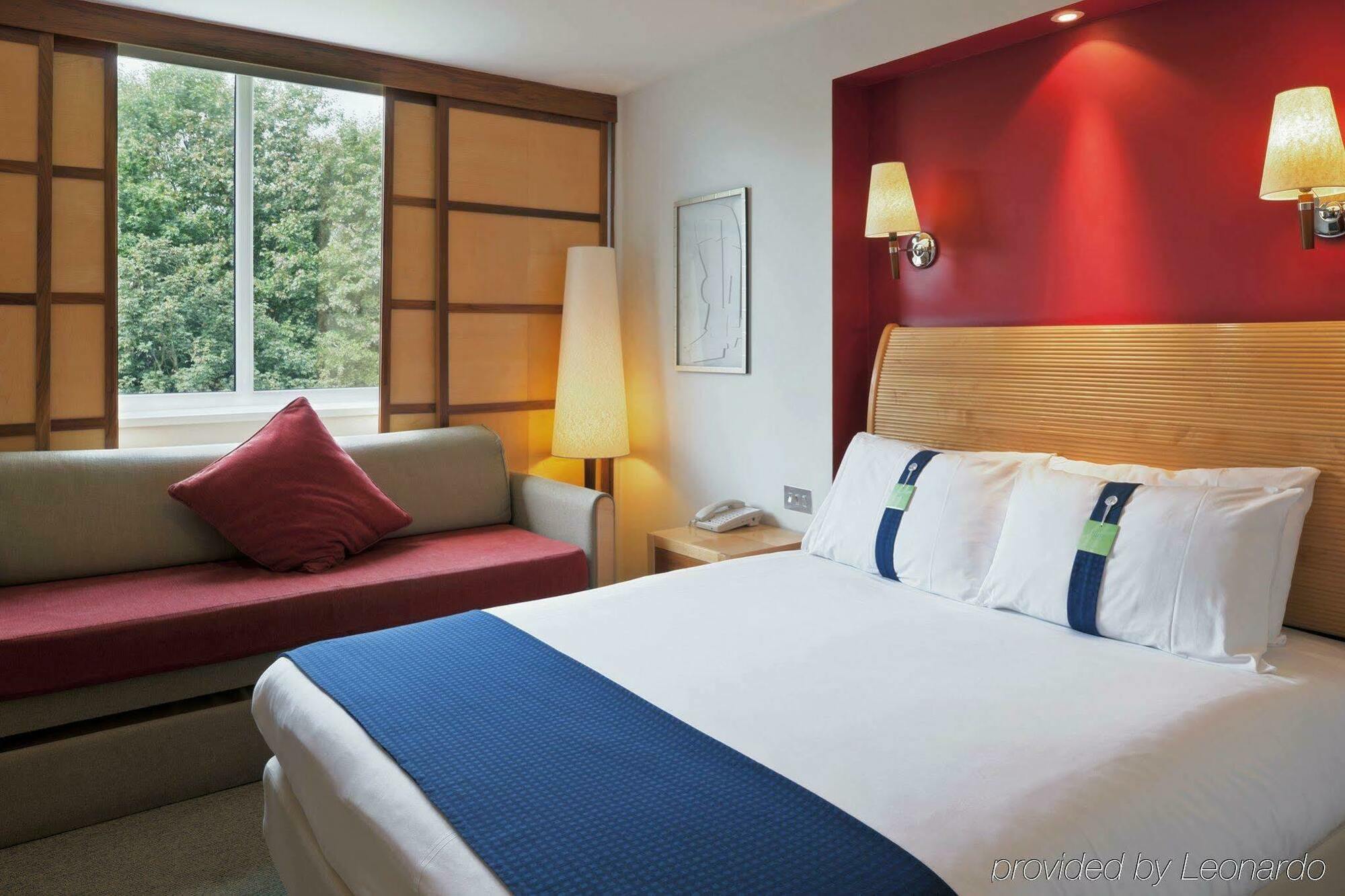 Holiday Inn Runcorn M56 Junction 12 By Ihg Экстерьер фото